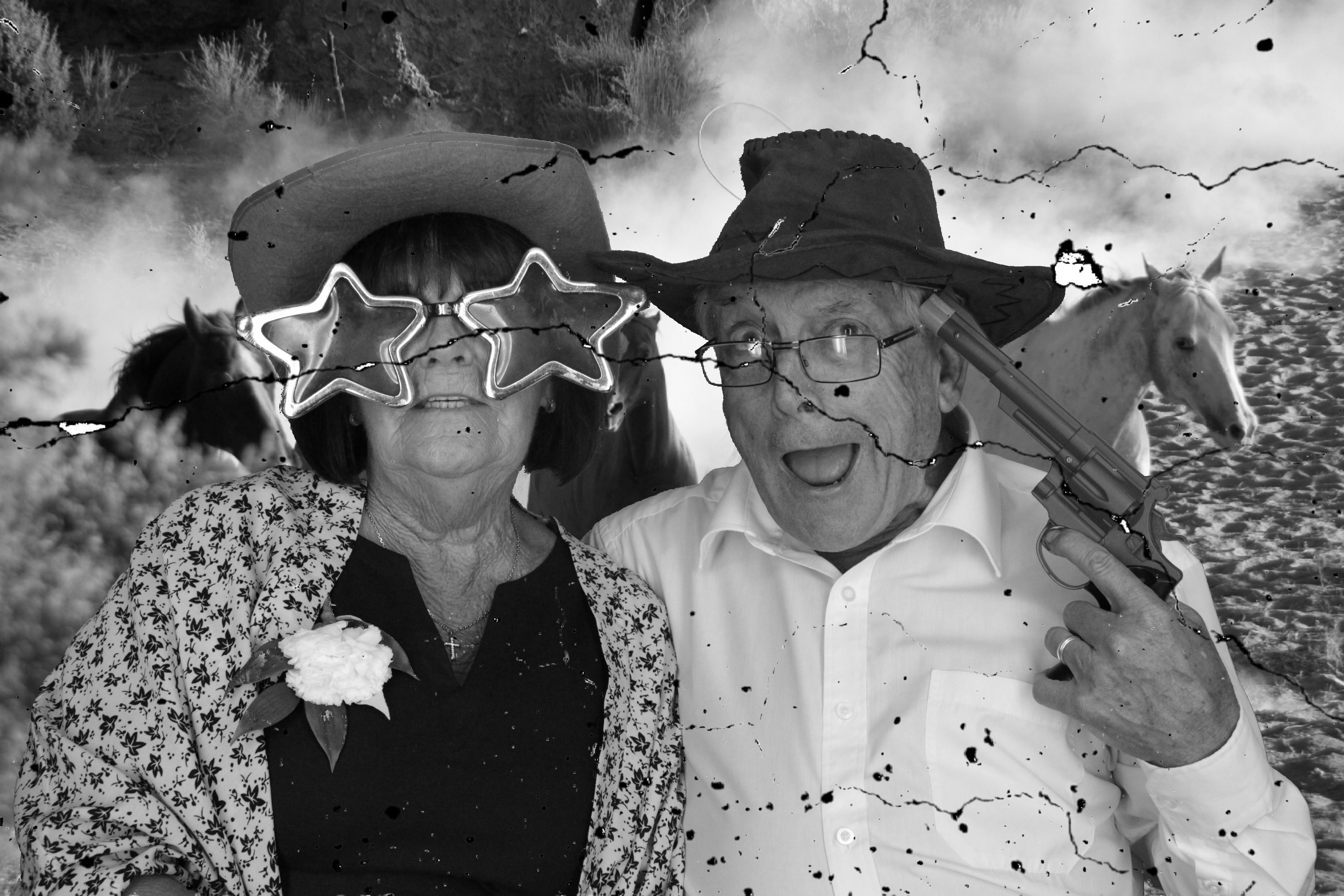 Nikki & Simon | View more photos from the event at gallery.myphotoboothexperience.co.uk/u/MyPhotoBoothExperienceLtd/Nikki-Simon